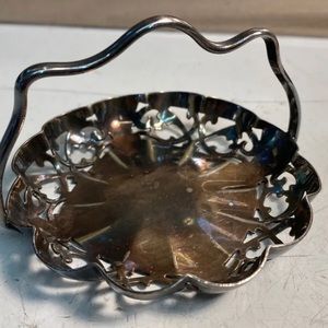 Vintage Warwick Plate Silver Plate Nut Bowl